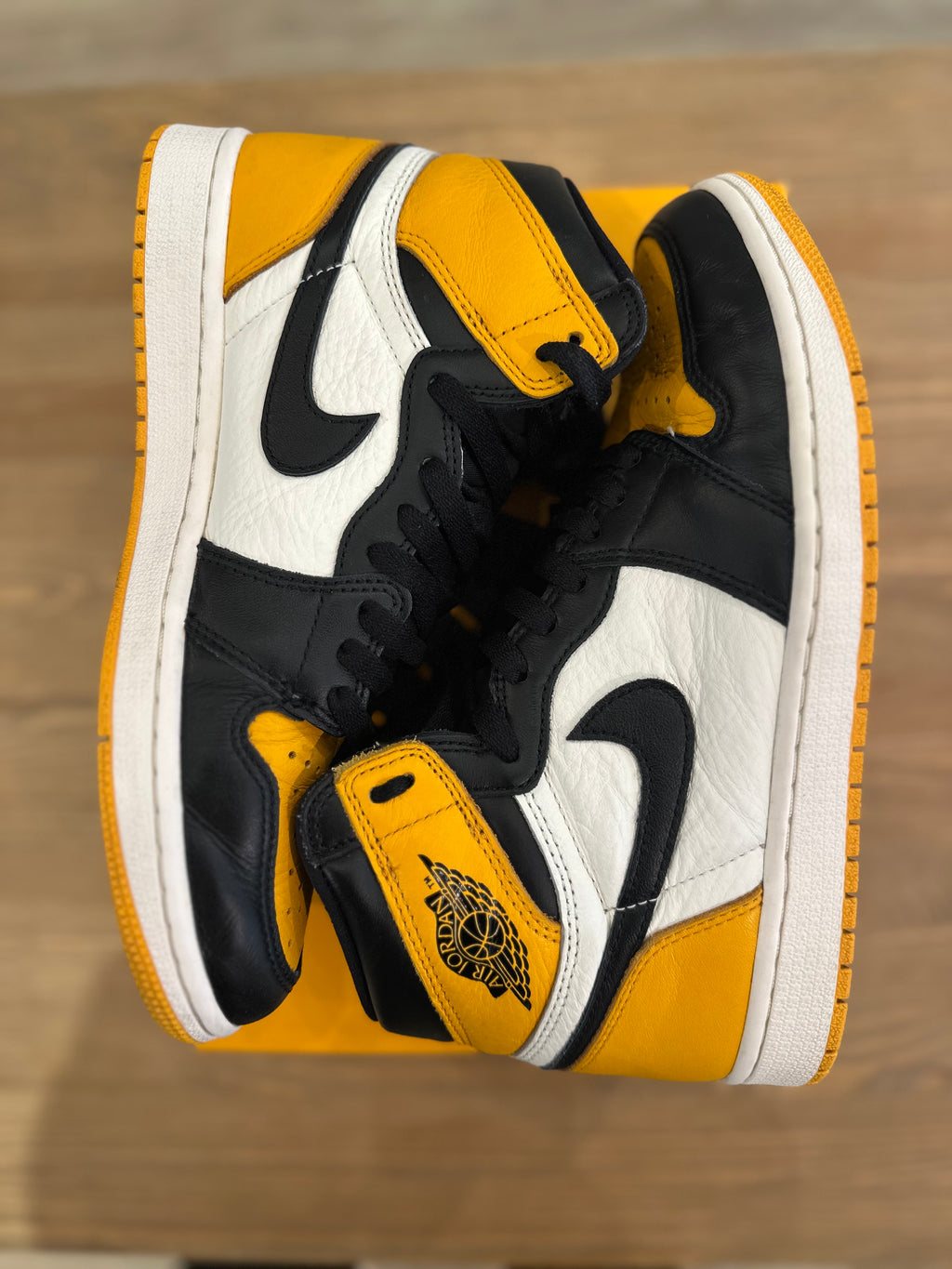 Nike Jordan 1 high taxi ( taille 42,5 )