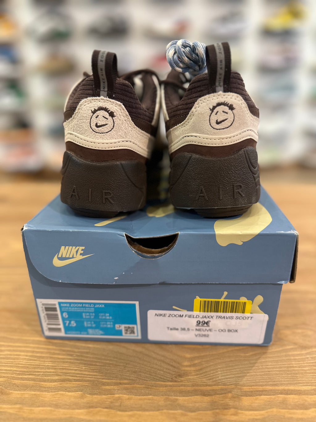 Nike zoom field jaxx Travis Scott leche blue ( taille 38,5 )