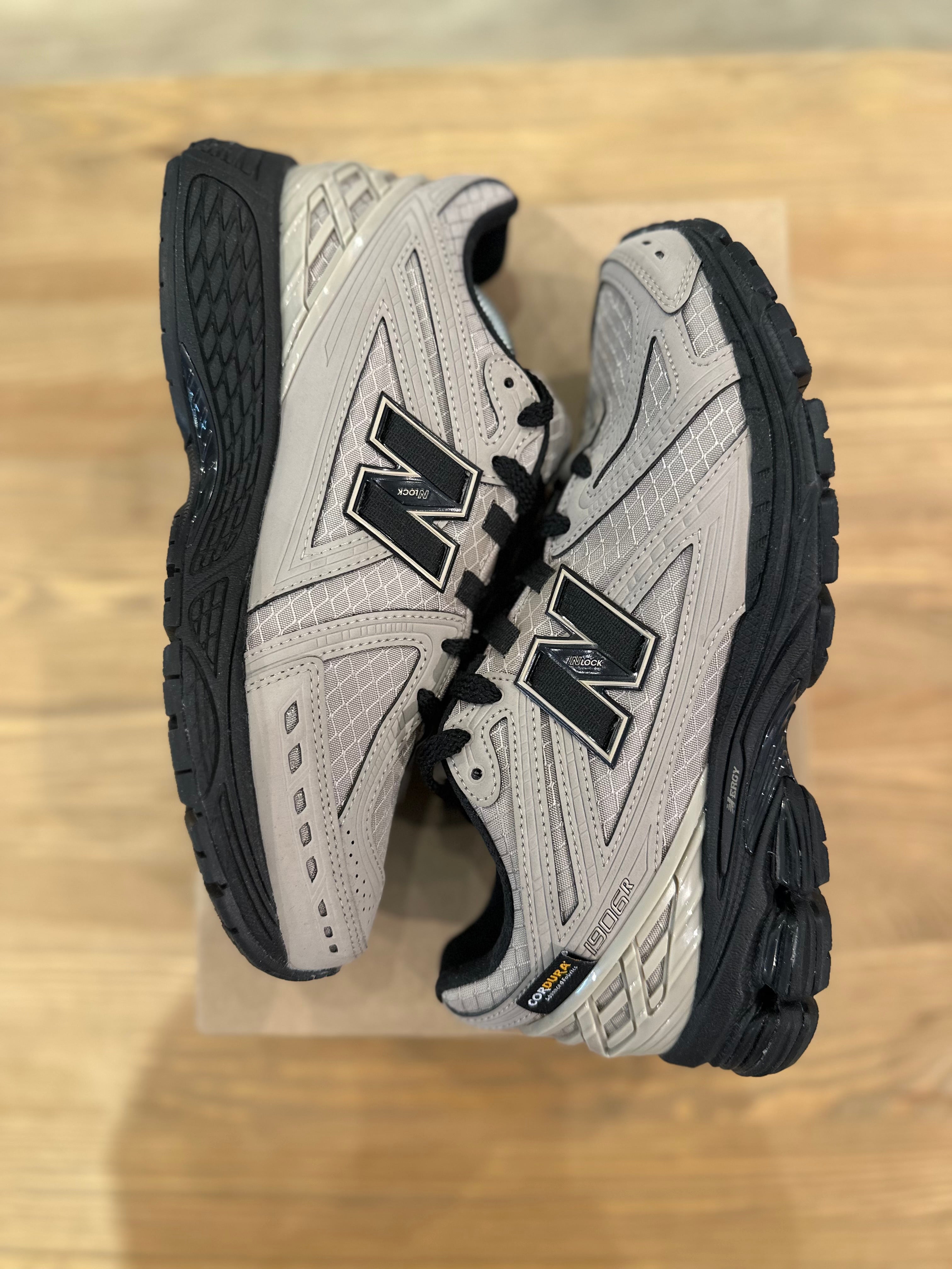 New balance 1906r light mushroom dark ( taille 39,5 )