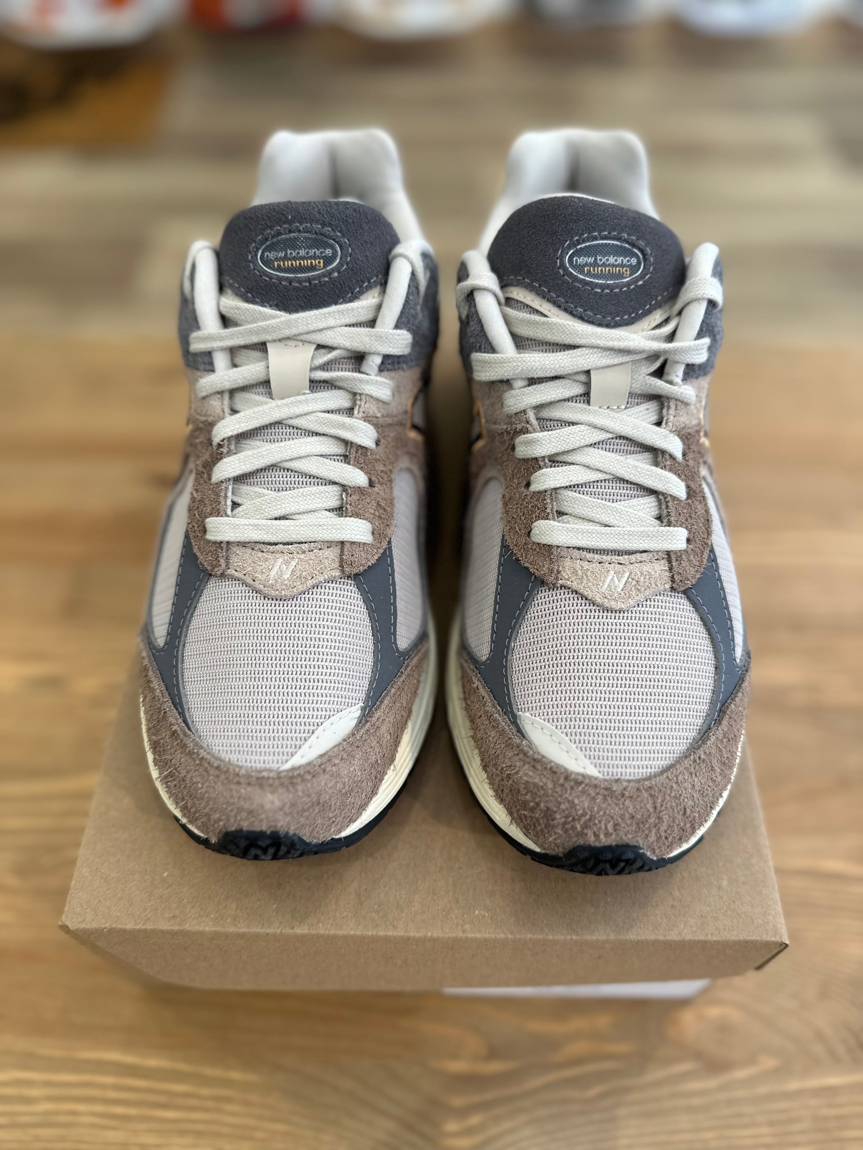 New balance 2002R mushroom hazy ( taille 41,5 )
