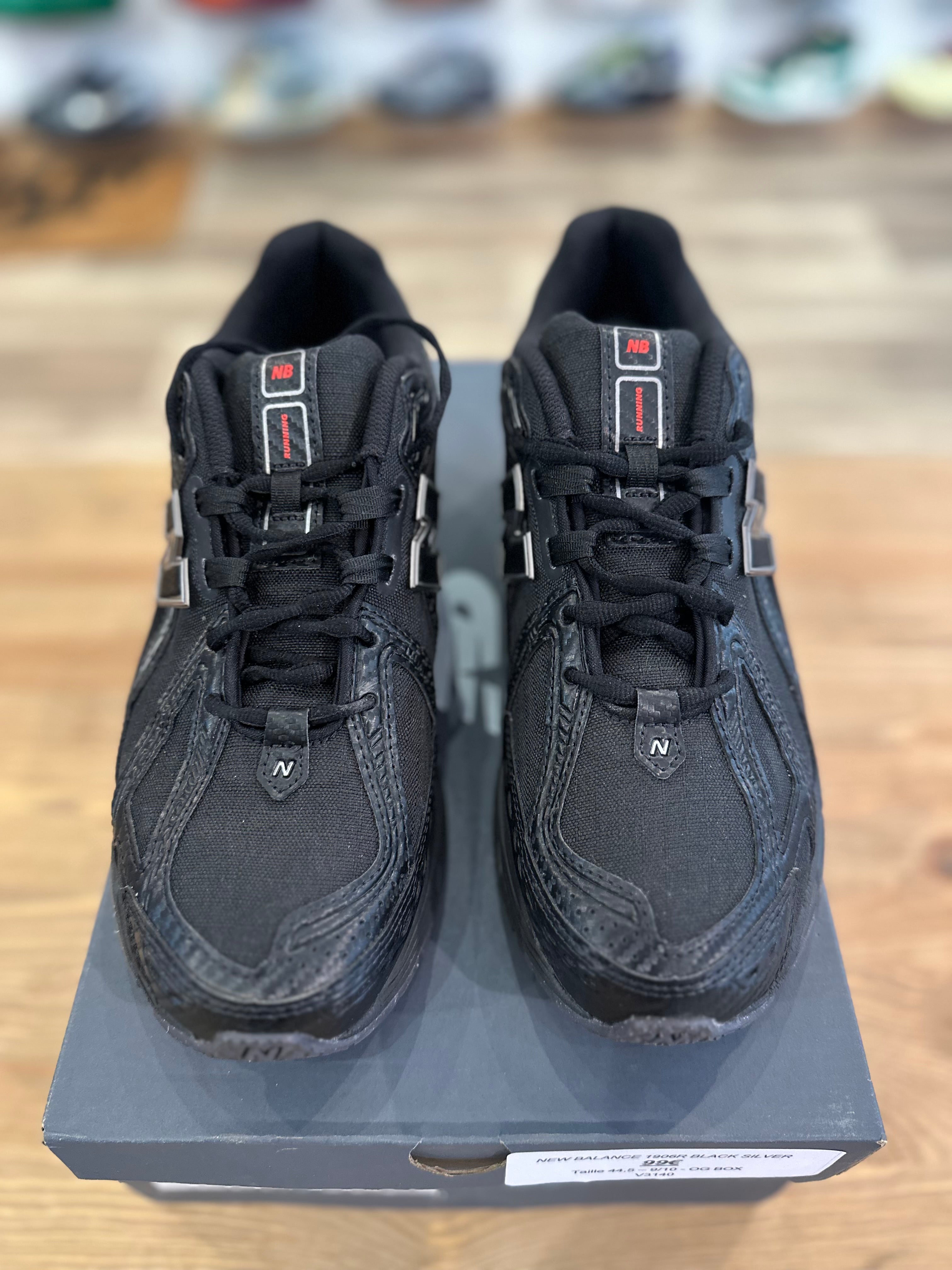 New balance 1906r black Silver ( taille 44,5 )