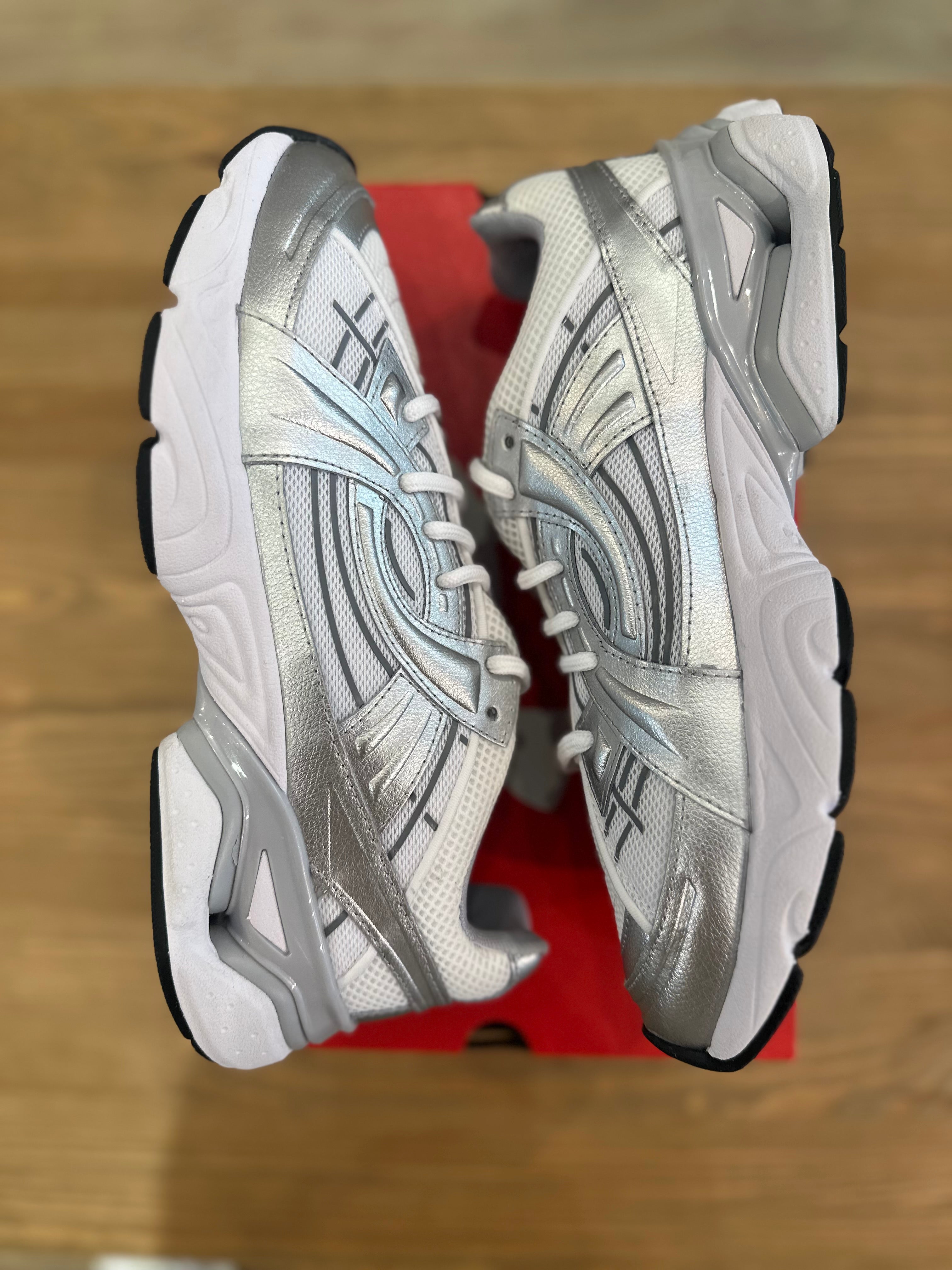 Under armour sola white grey ( taille 42 )