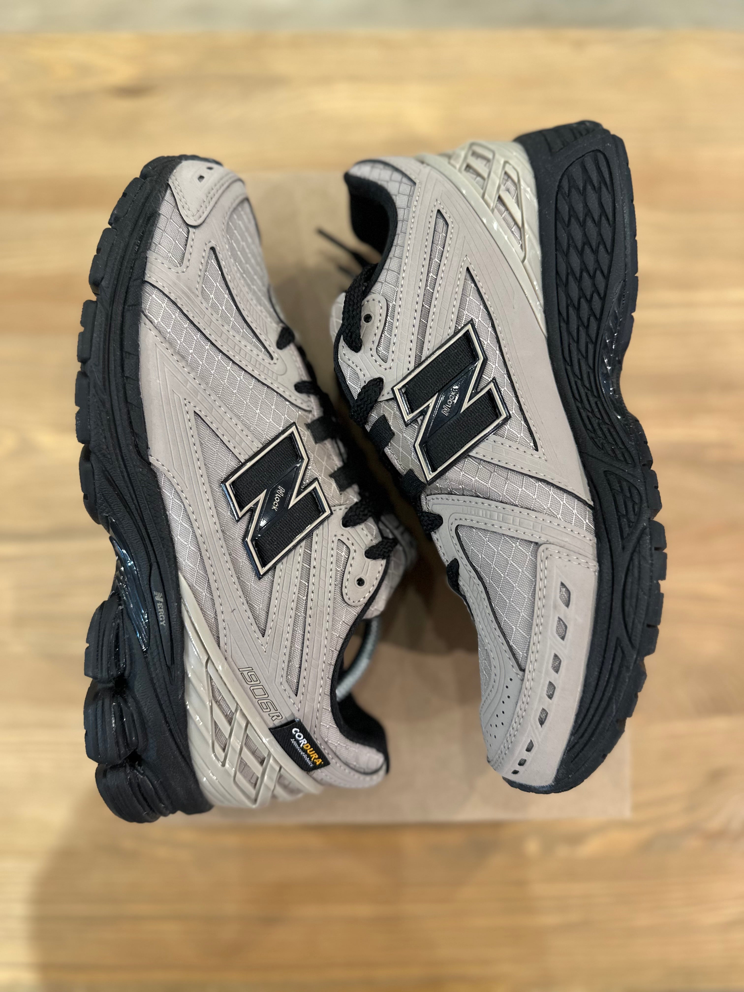 New balance 1906r light mushroom dark ( taille 39,5 )
