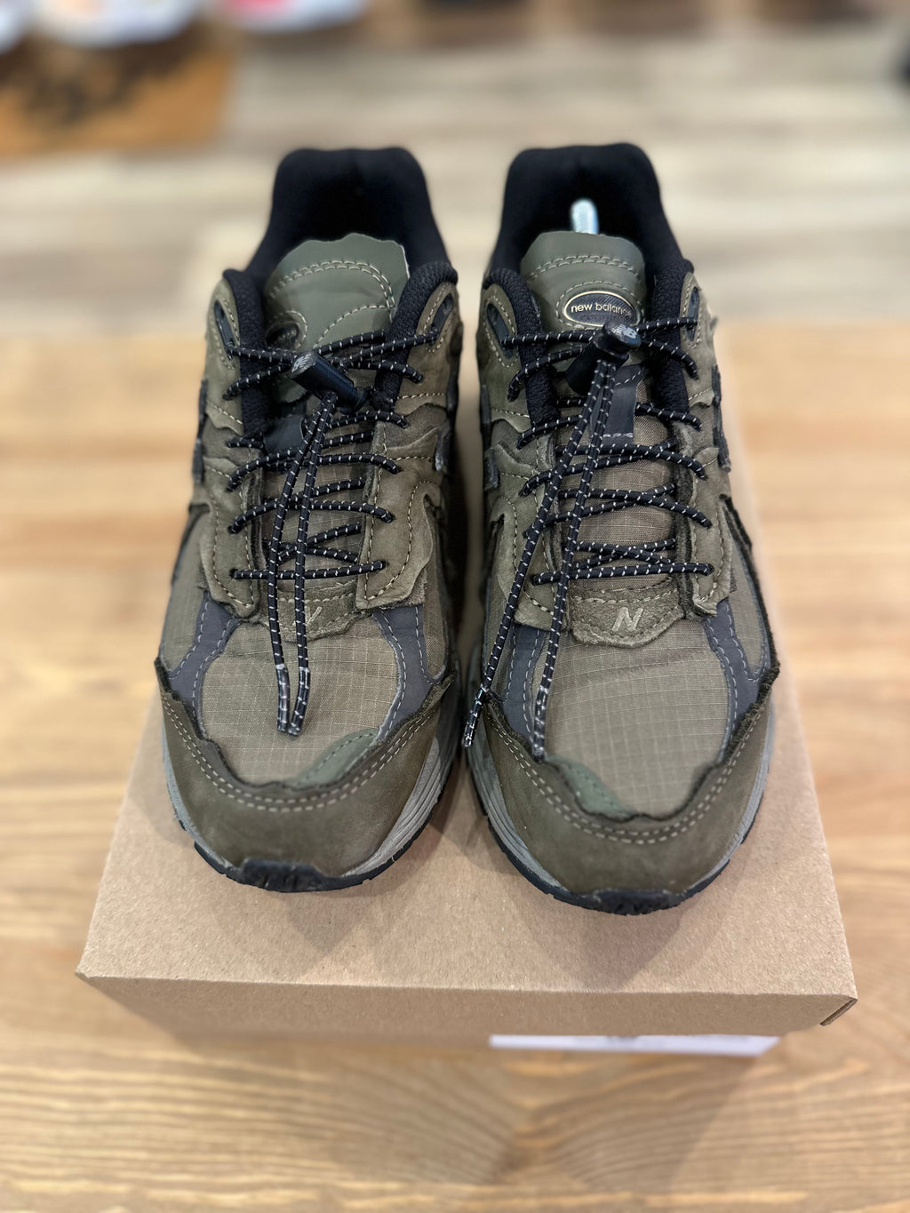 New balance 2002r protection pack dark Moss ( taille 38,5 )
