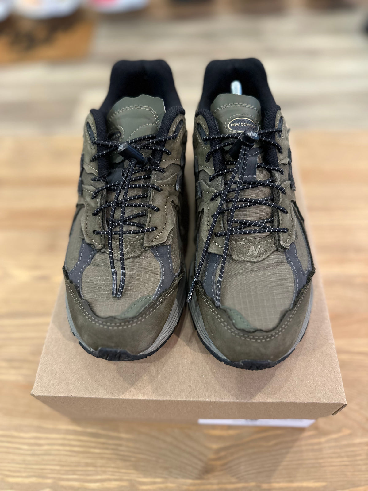 New balance 2002r protection pack dark Moss ( taille 38,5 )