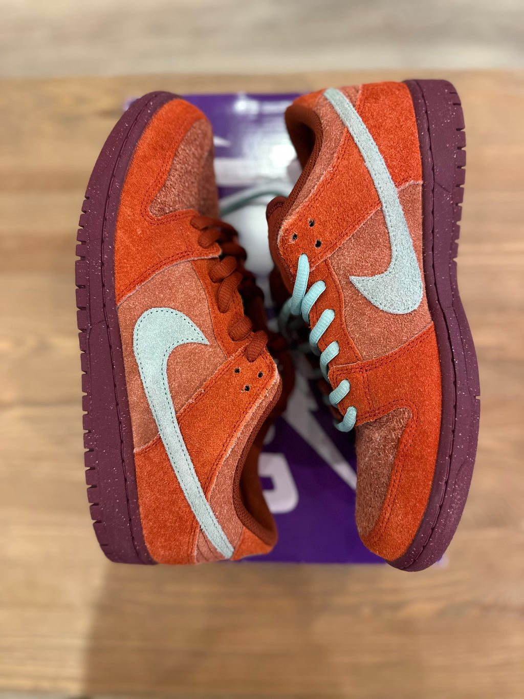 Nike sb dunk low mystic red ( taille 43 )