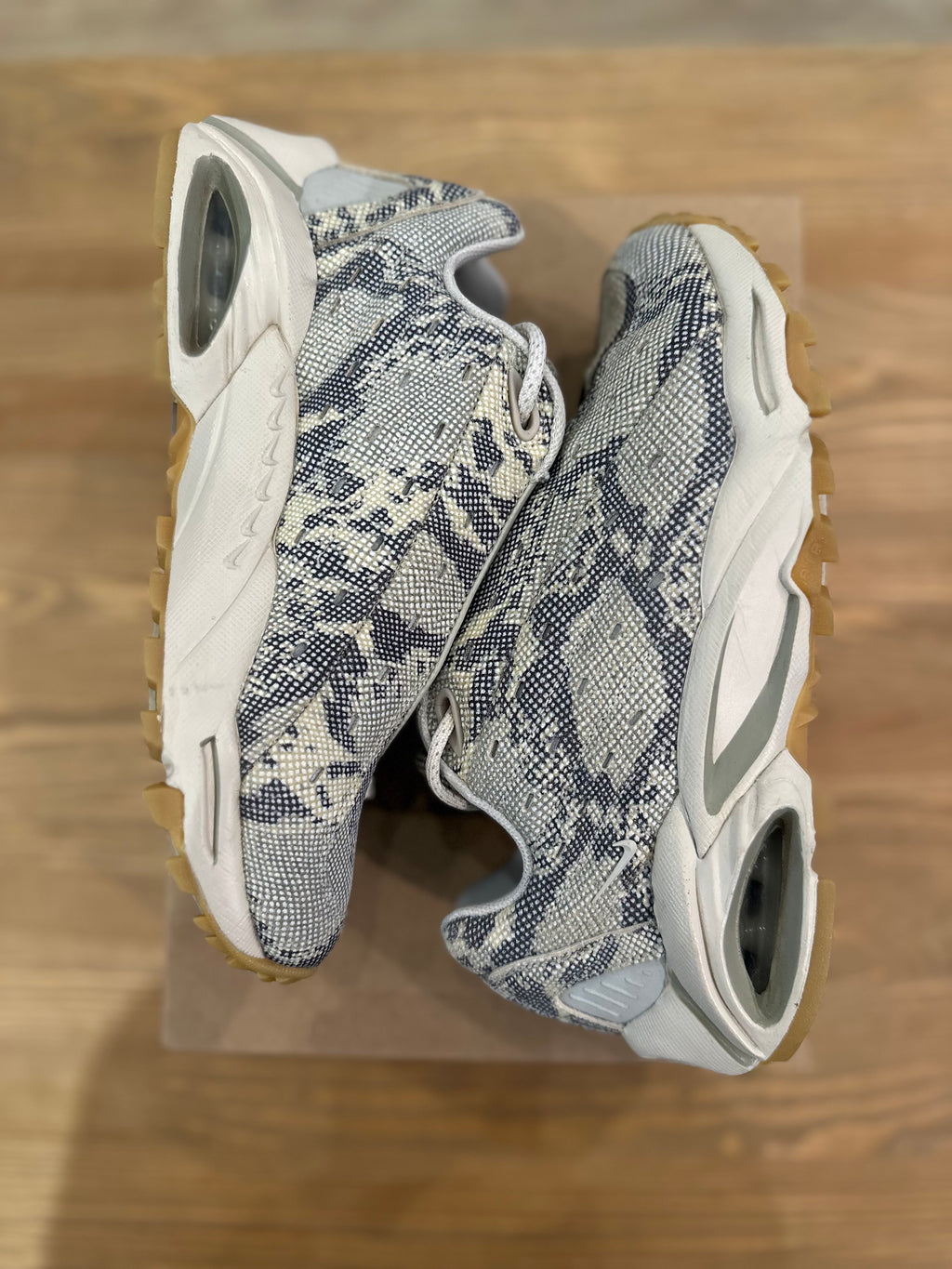 Nike nocta hot step snakeskin ( taille 37,5 )
