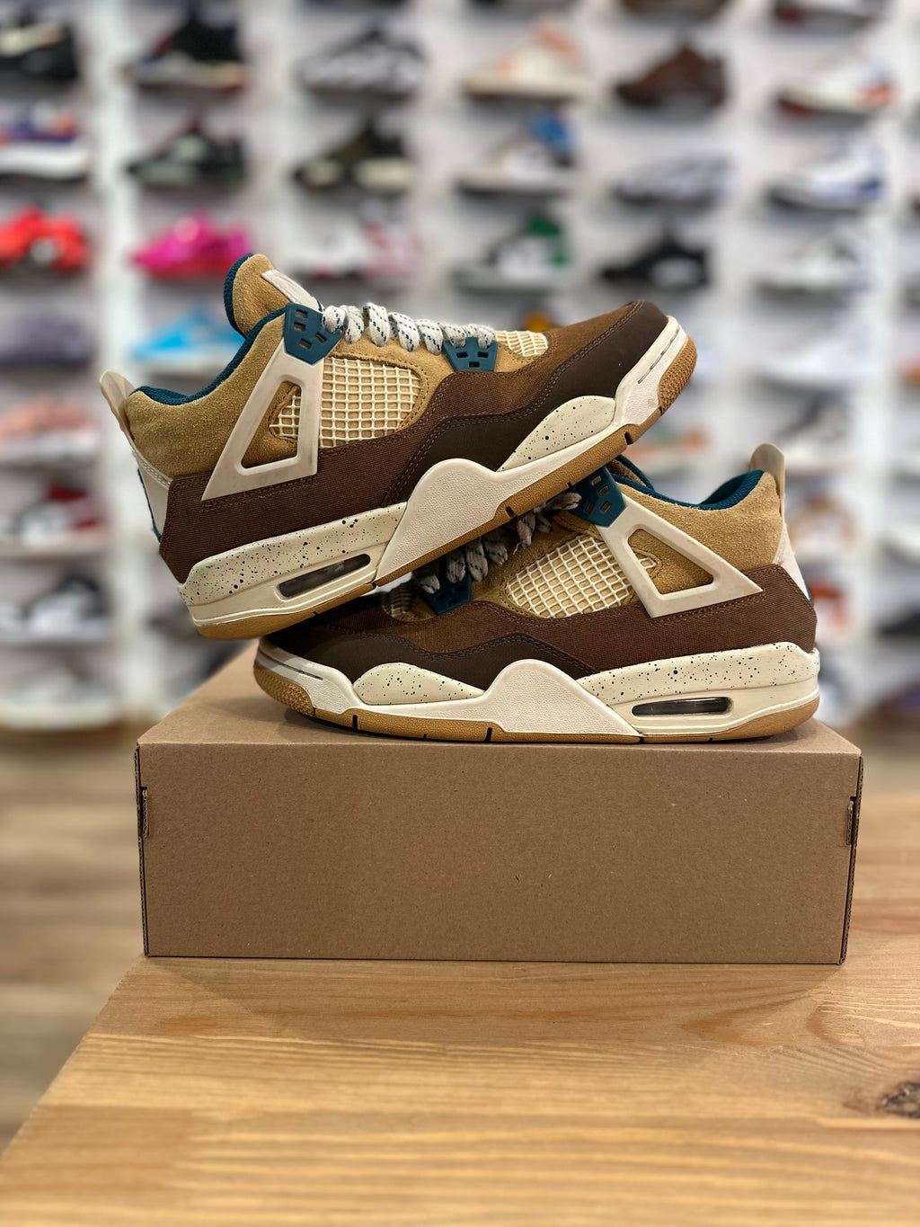 Nike Jordan 4 rétro cacao wow ( taille 40 )