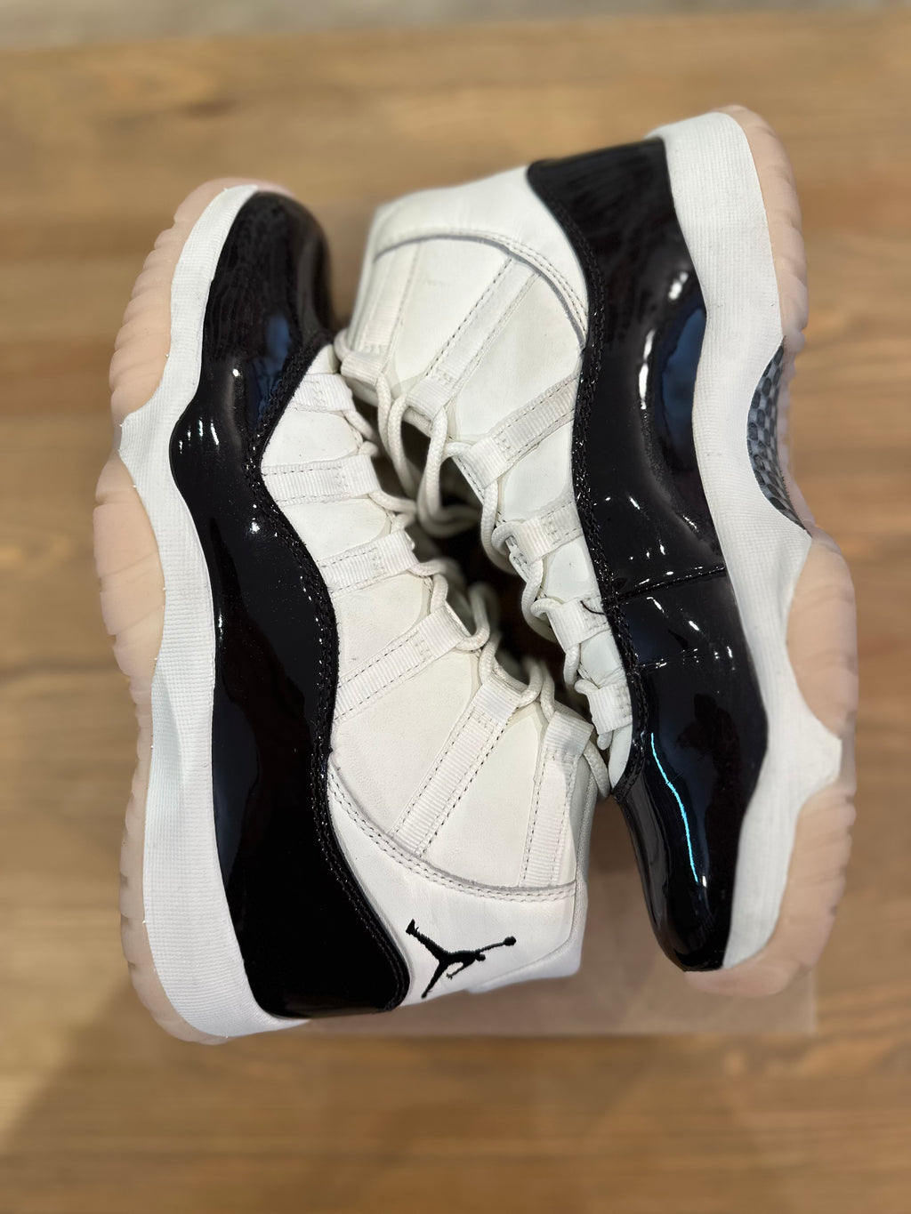 Nike Jordan 11 neapolitan ( taille 39 )