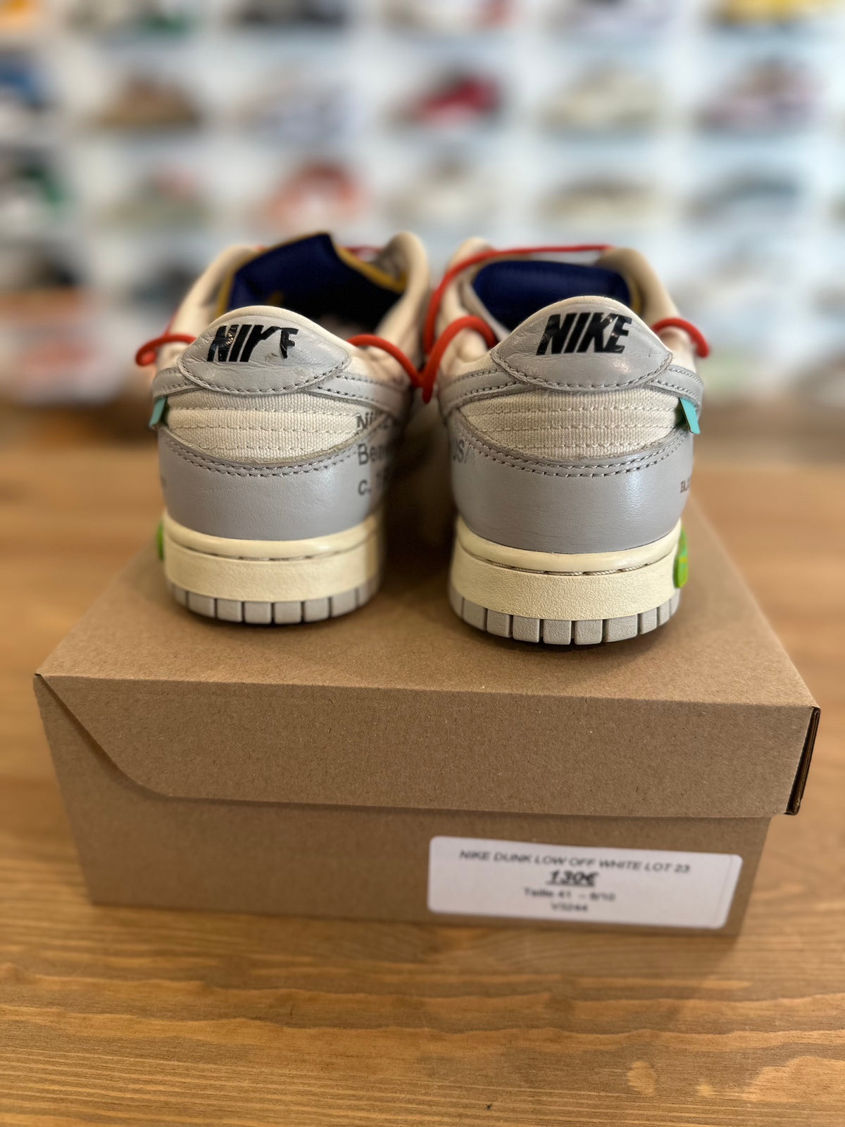 Nike dunk low off White lot 23 ( taille 41 )