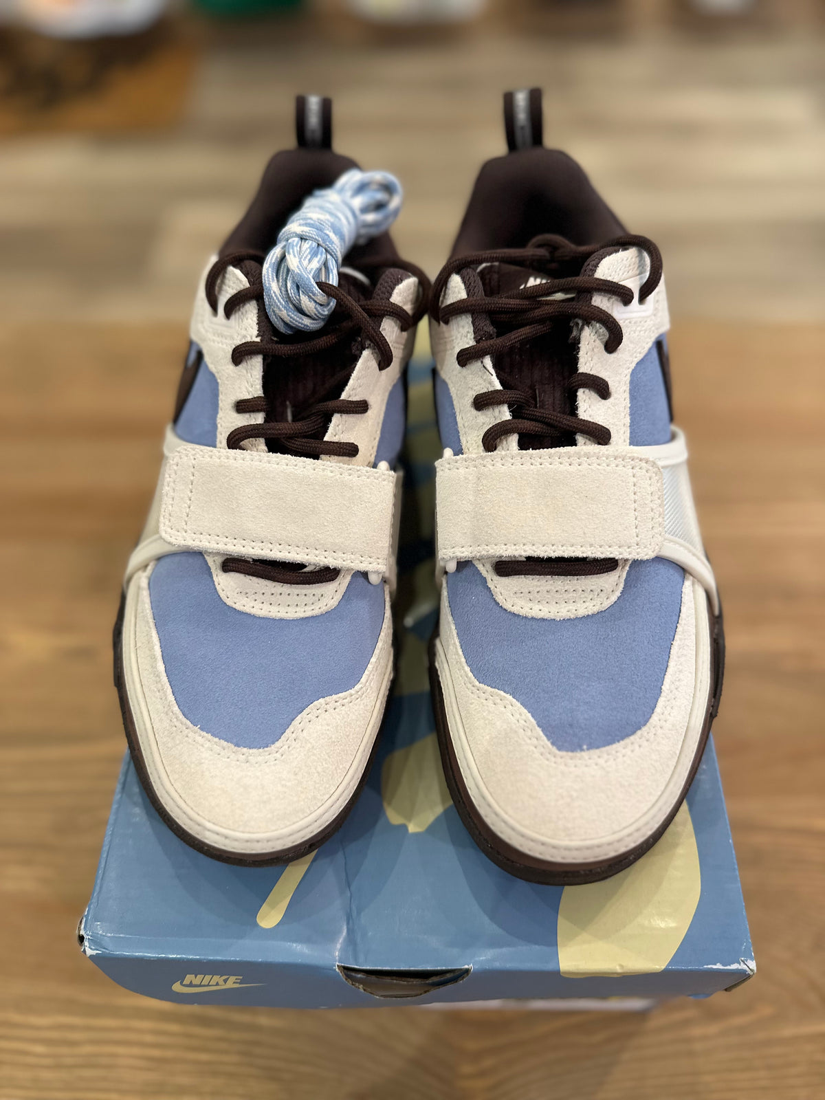 Nike zoom field jaxx Travis Scott leche blue ( taille 38,5 )