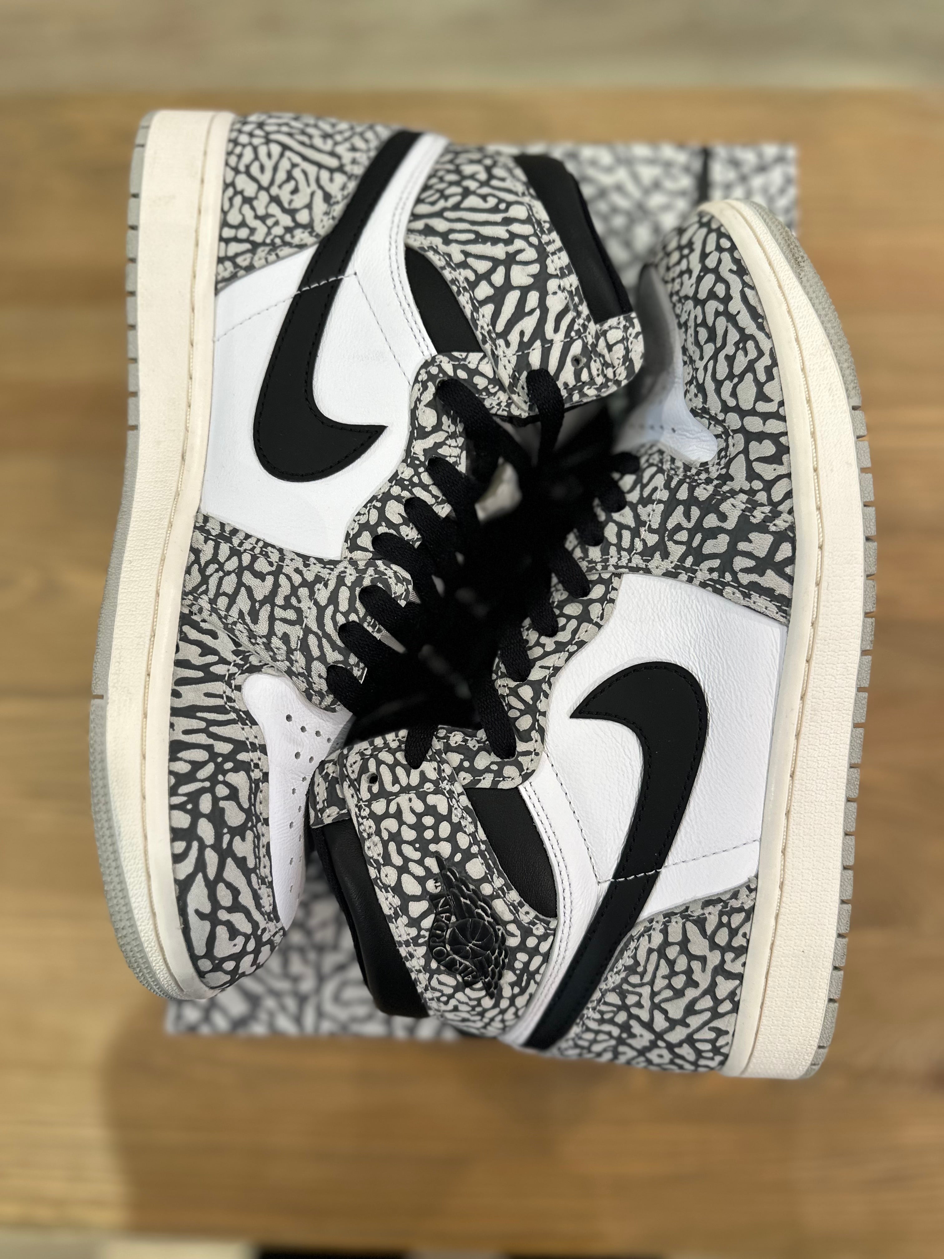 Nike Jordan 1 high White cément ( taille 42,5 )