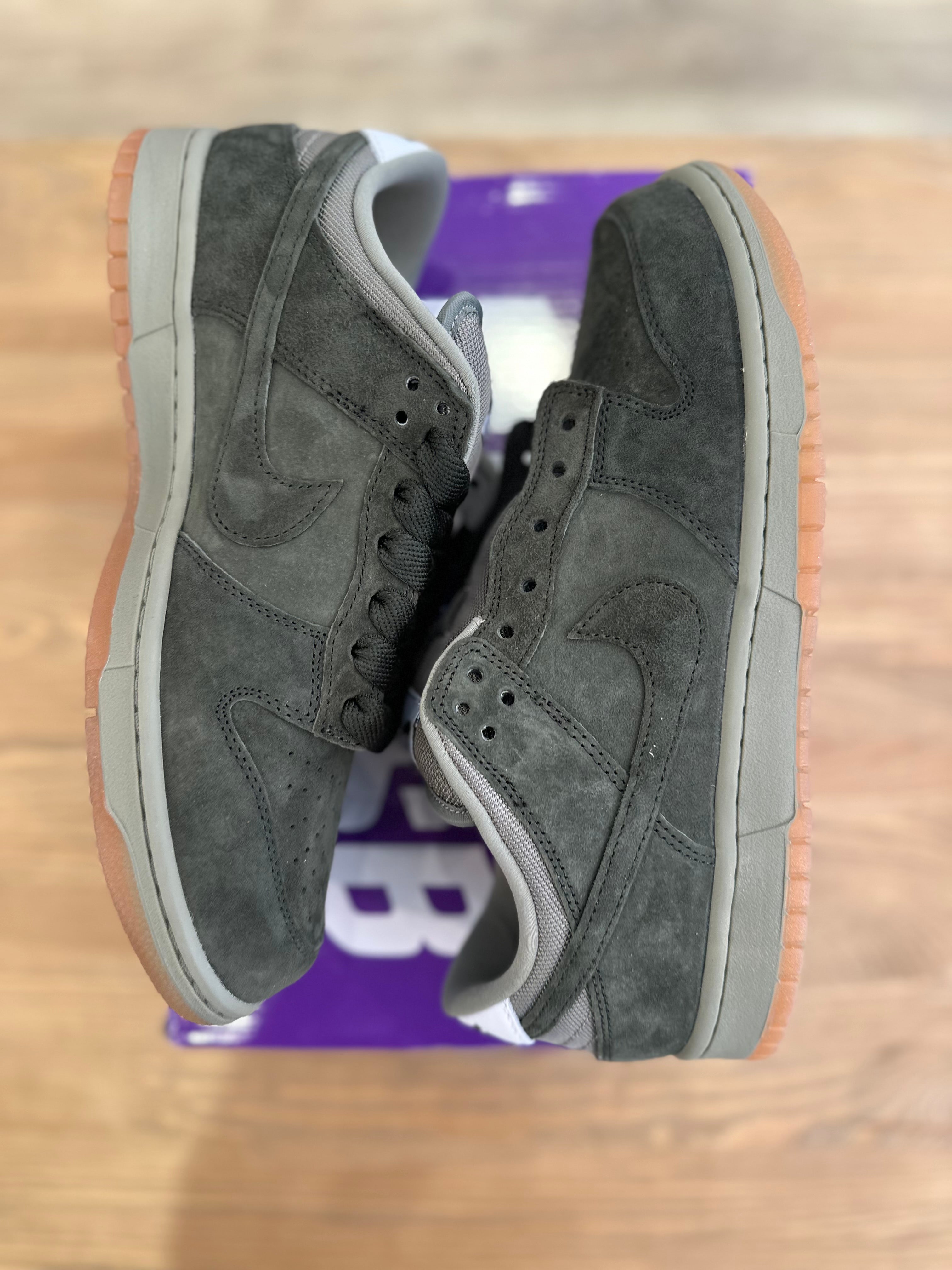 Nike sb dunk low séquoia ( taille 43 )