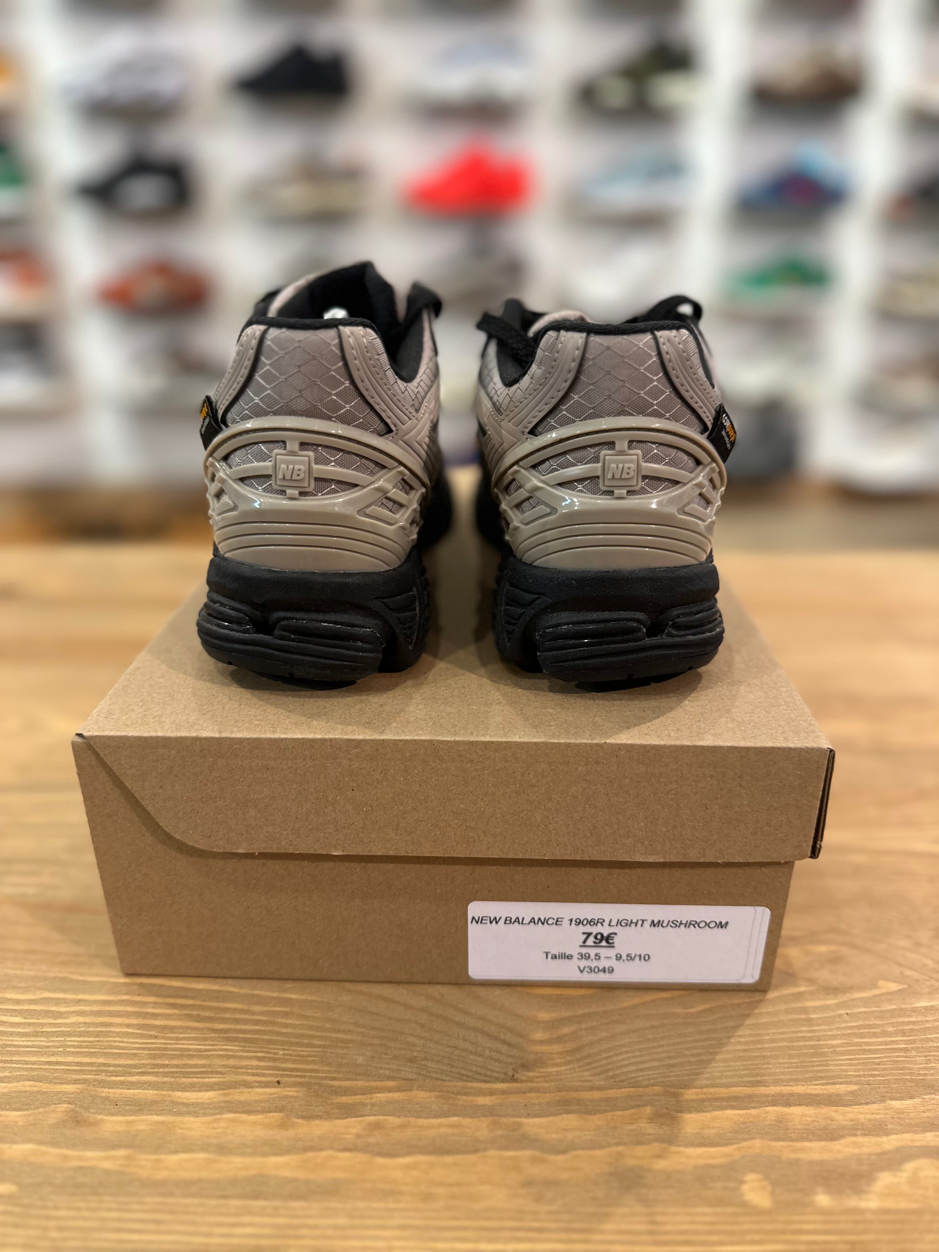 New balance 1906r light mushroom dark ( taille 39,5 )