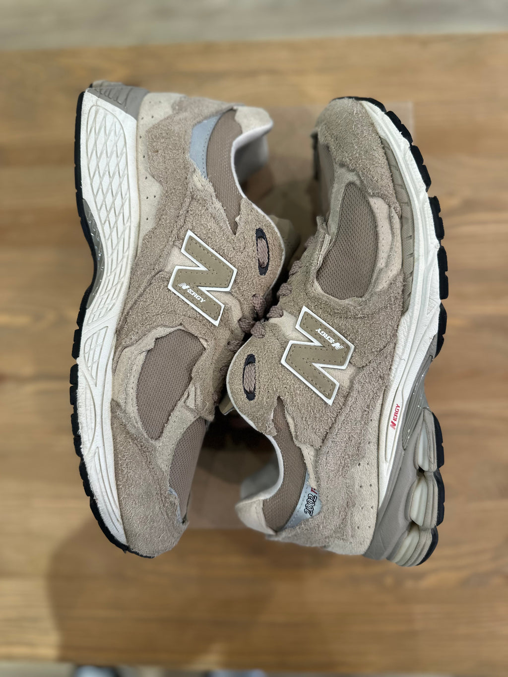 New balance 2002r protection pack sandrift