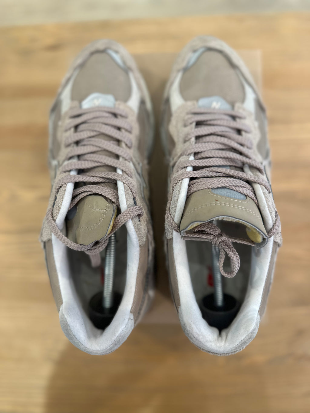 New balance 2002r protection pack driftwood ( taille 44,5 )