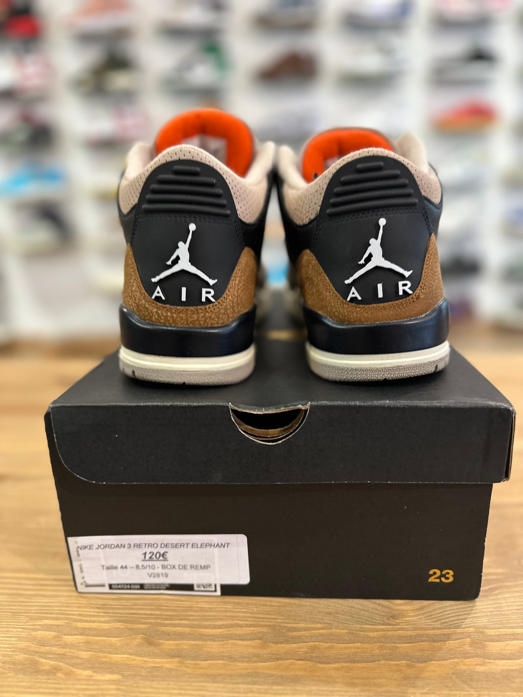Nike Jordan 3 rétro désert éléphant ( taille 44 )