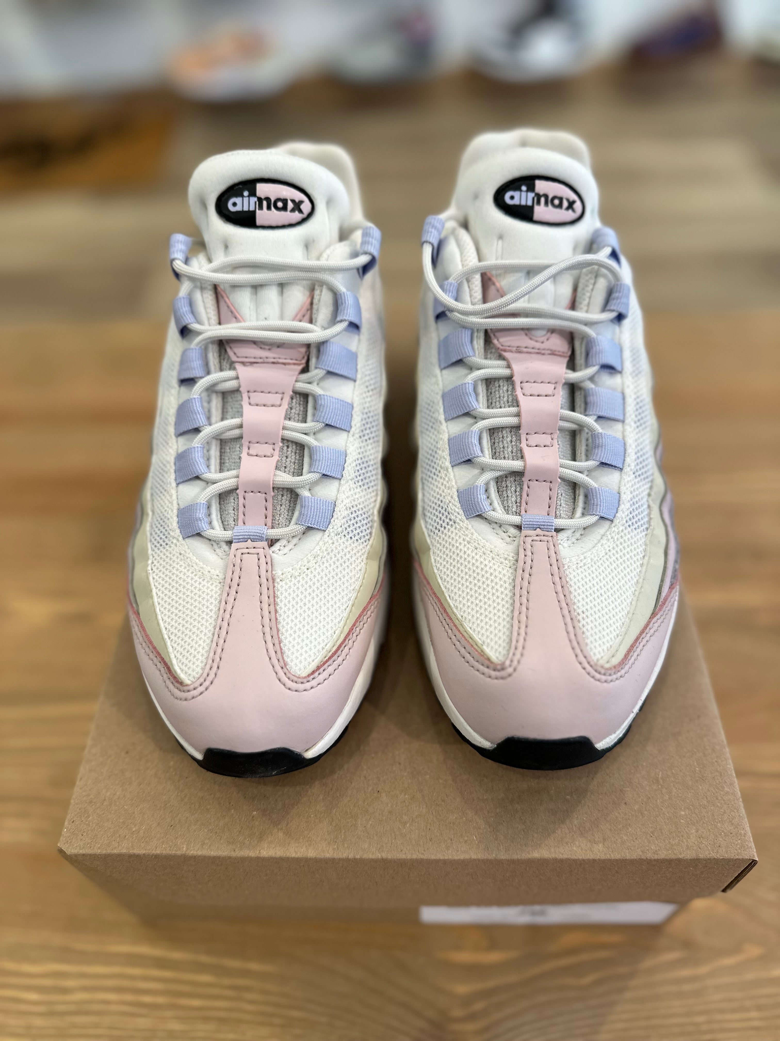 Nike air Max 95 ghost pastel ( taille 38,5 )