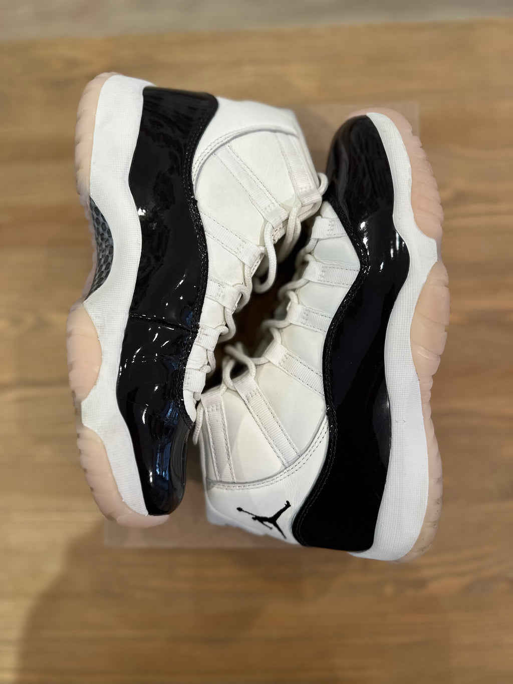 Nike Jordan 11 neapolitan ( taille 39 )