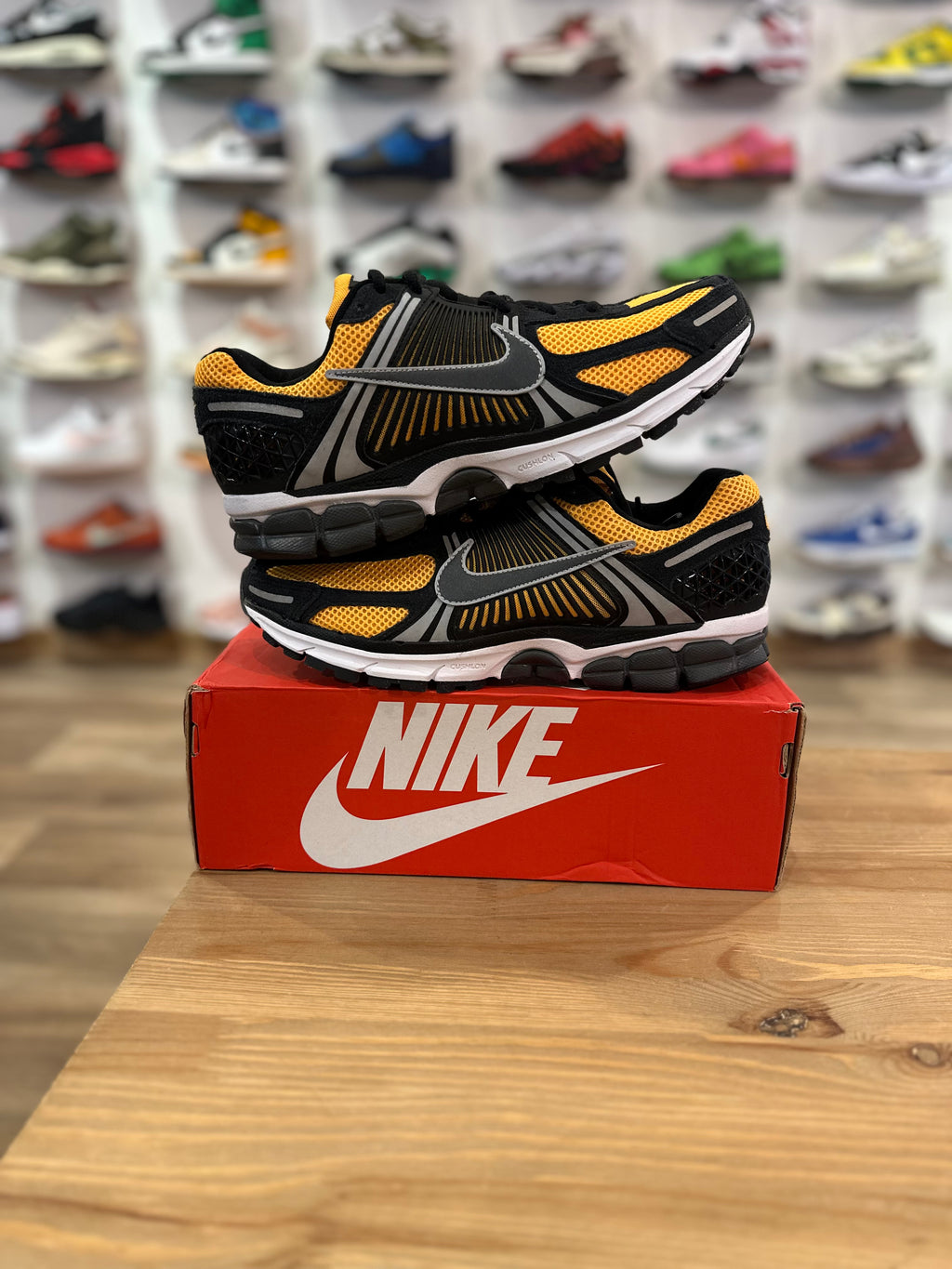 Nike zoom vomero 5 sundial ( taille 45 )