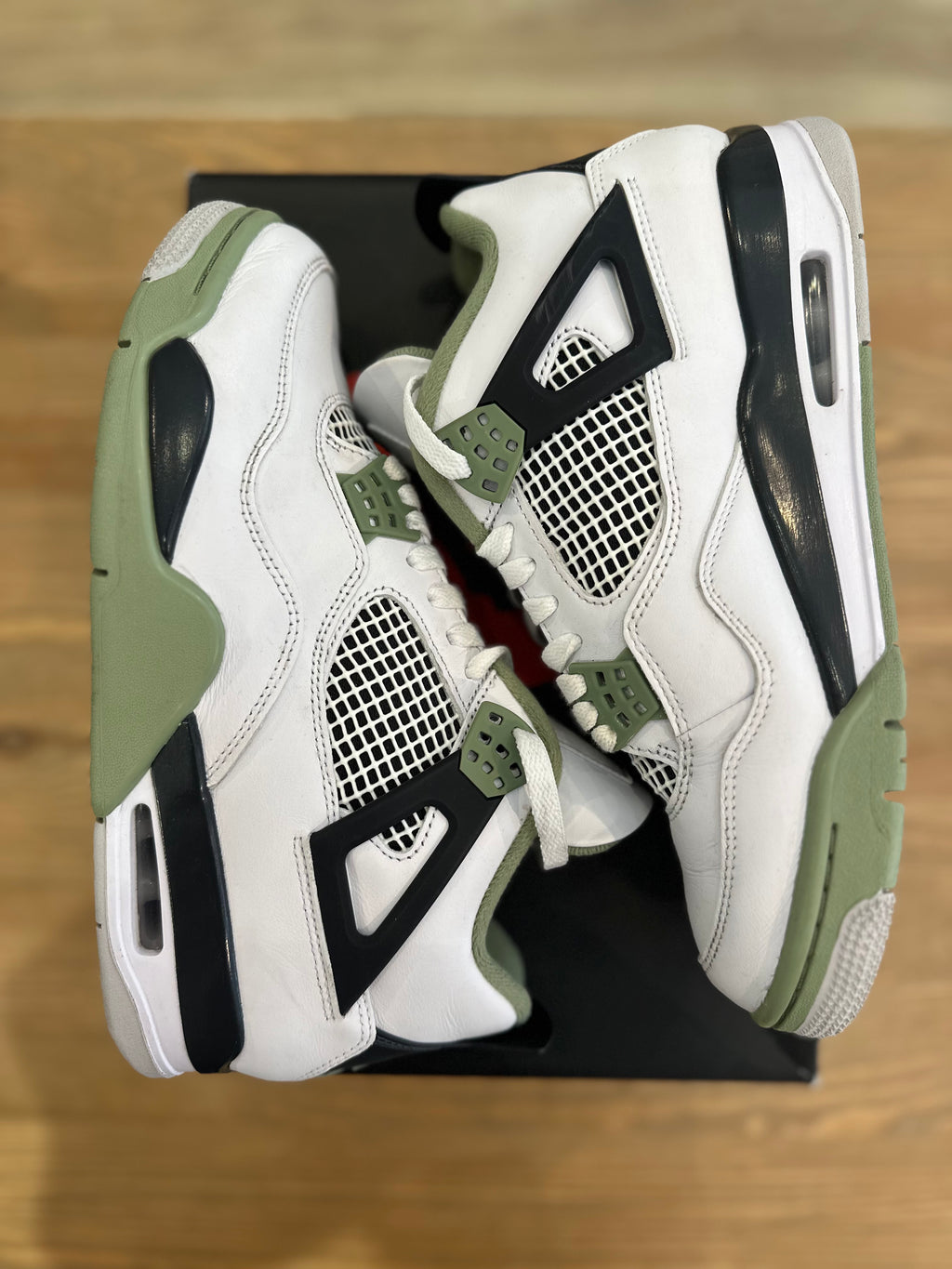 Nike Jordan 4 rétro seafoam ( taille 42 )