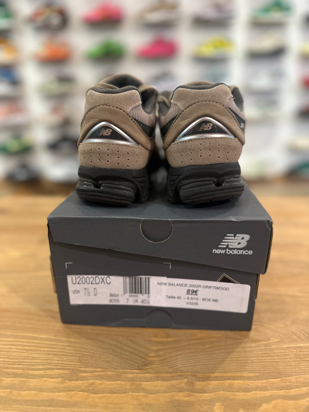 New balance 2002r driftwood ( taille 40 )