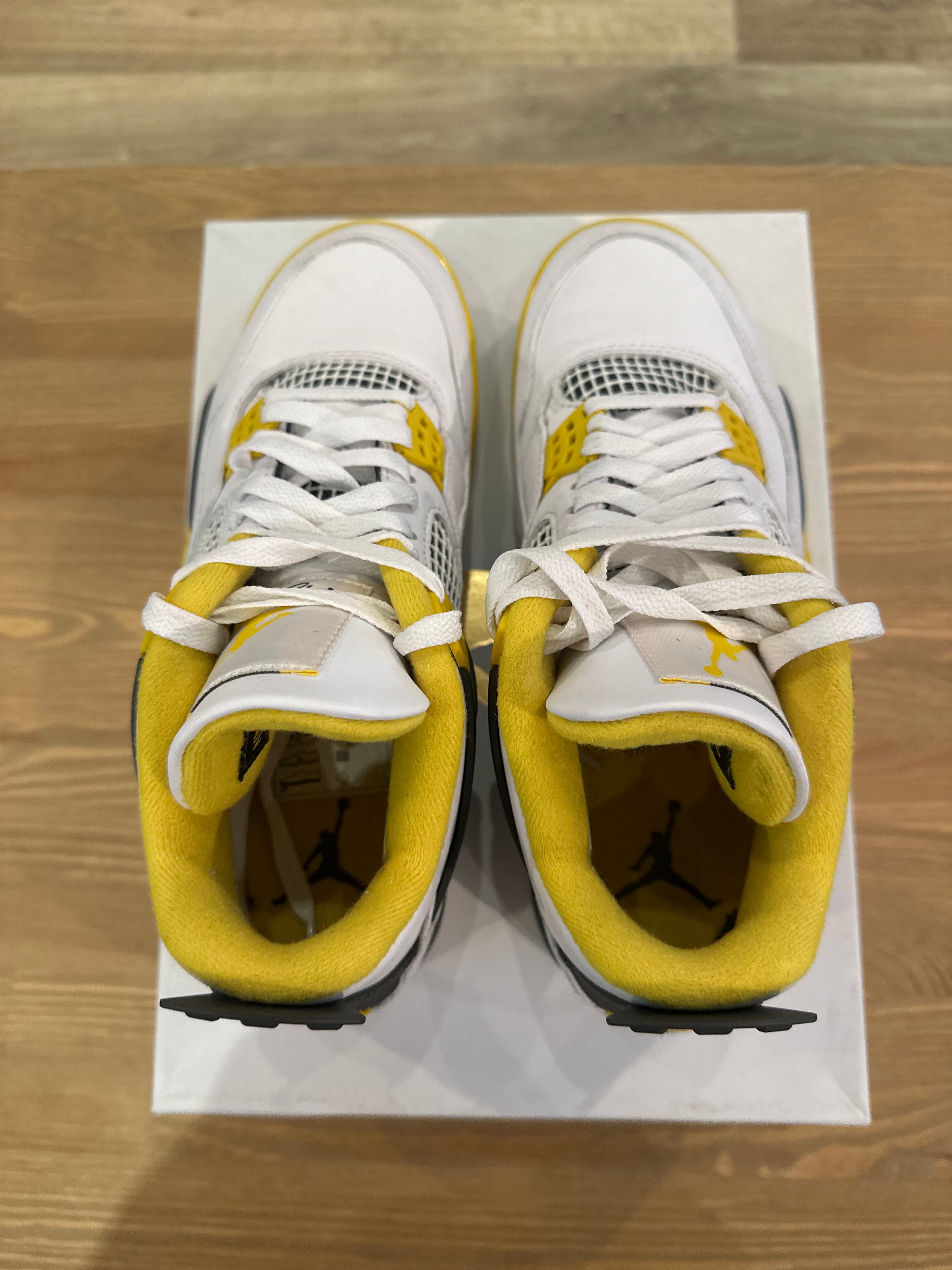 Nike Jordan 4 rétro vivid sulfur ( taille 41 )