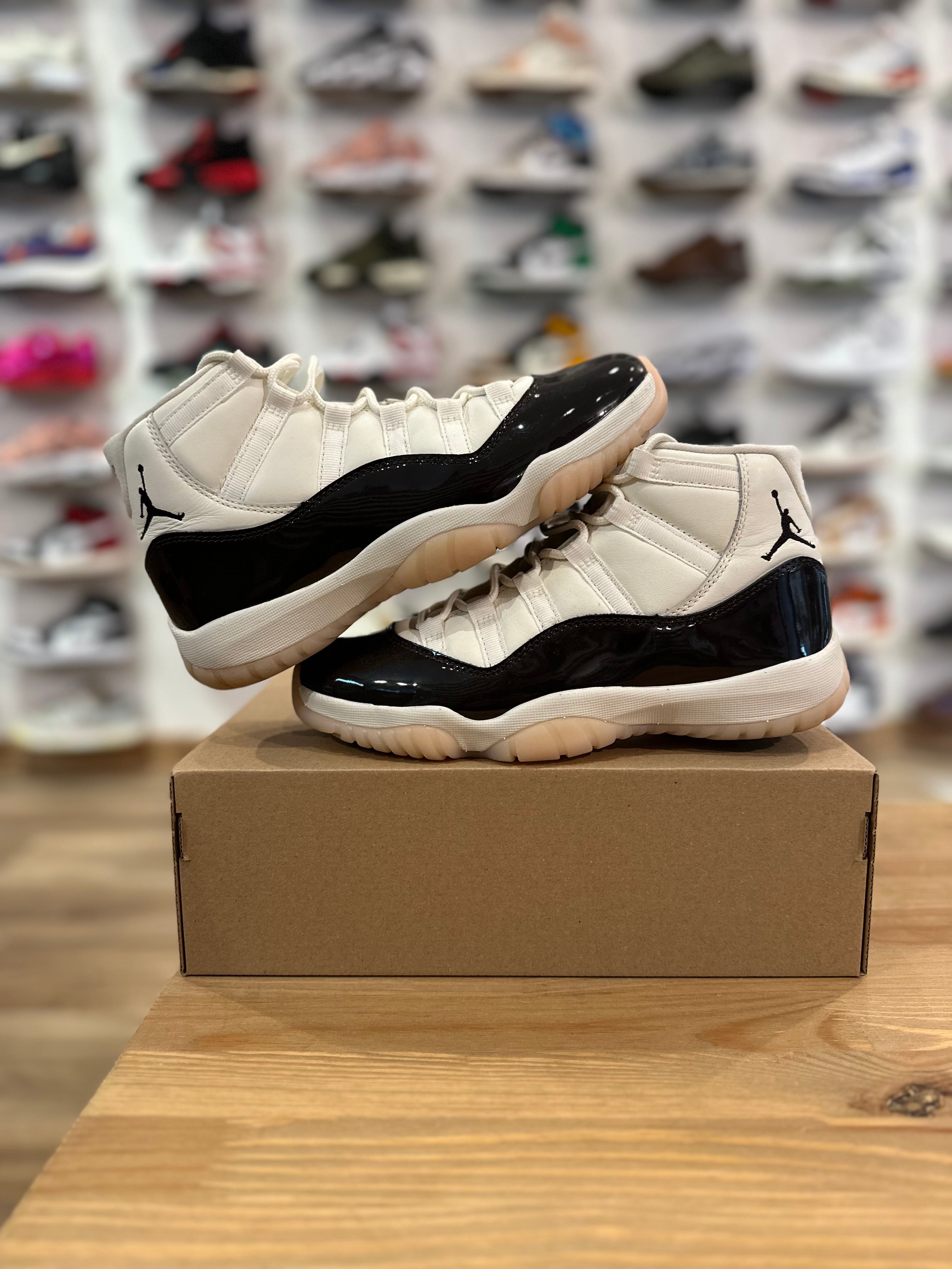 Nike Jordan 11 neapolitan ( taille 39 )