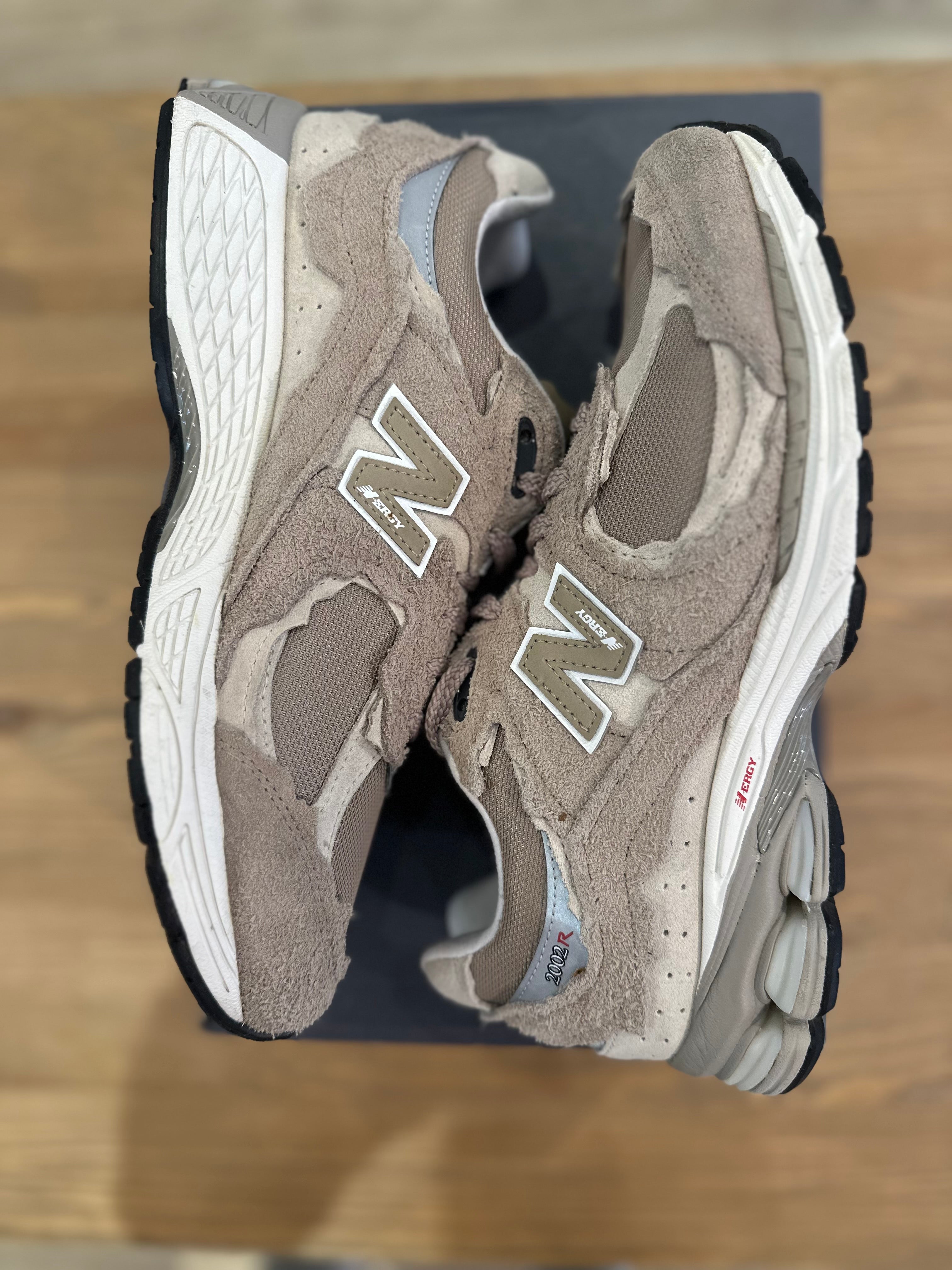 New balance 2002R protection pack driftwood ( taille 42 )