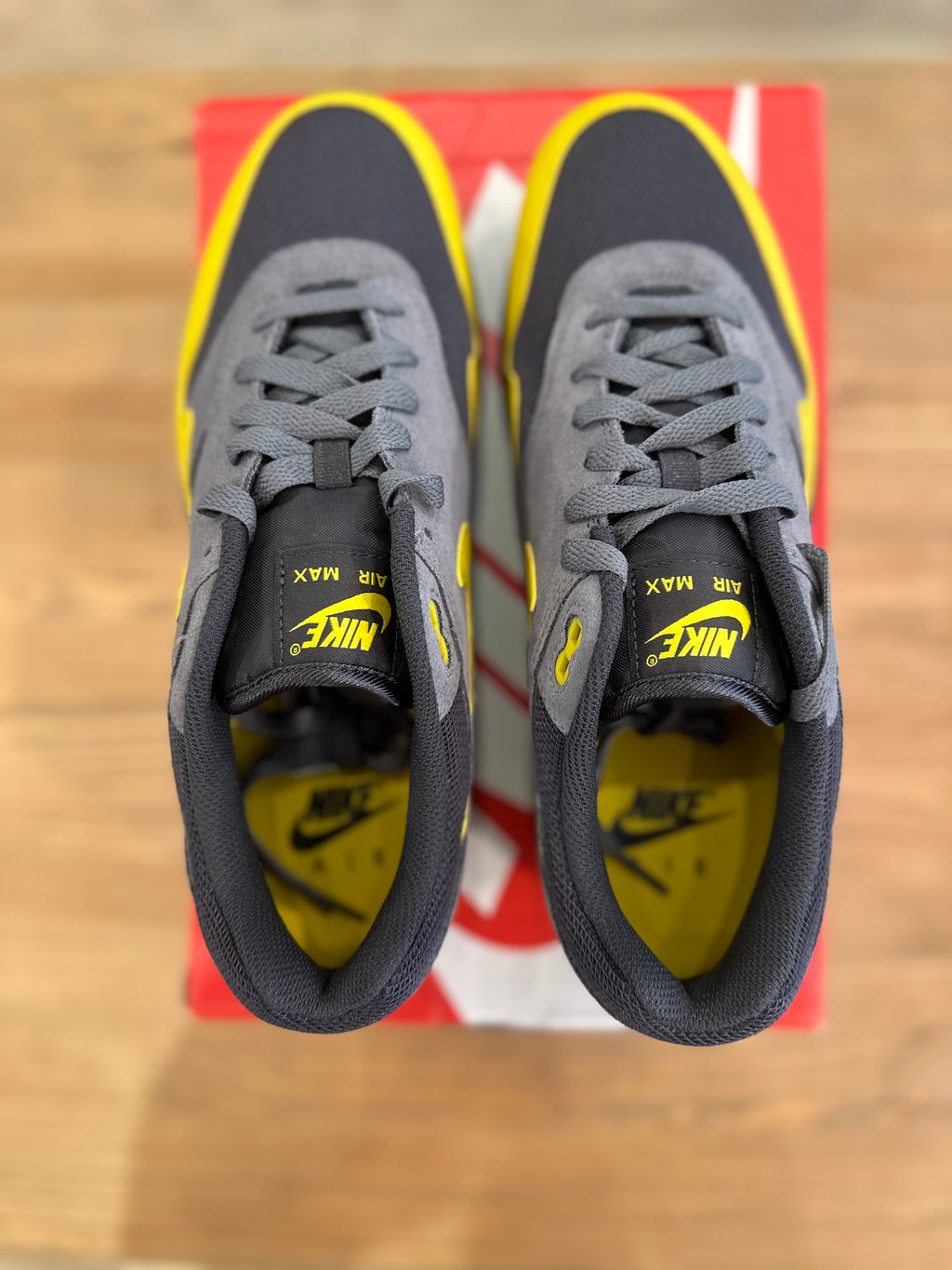 Nike air Max 1 essential Batman 2.0 ( taille 43 )