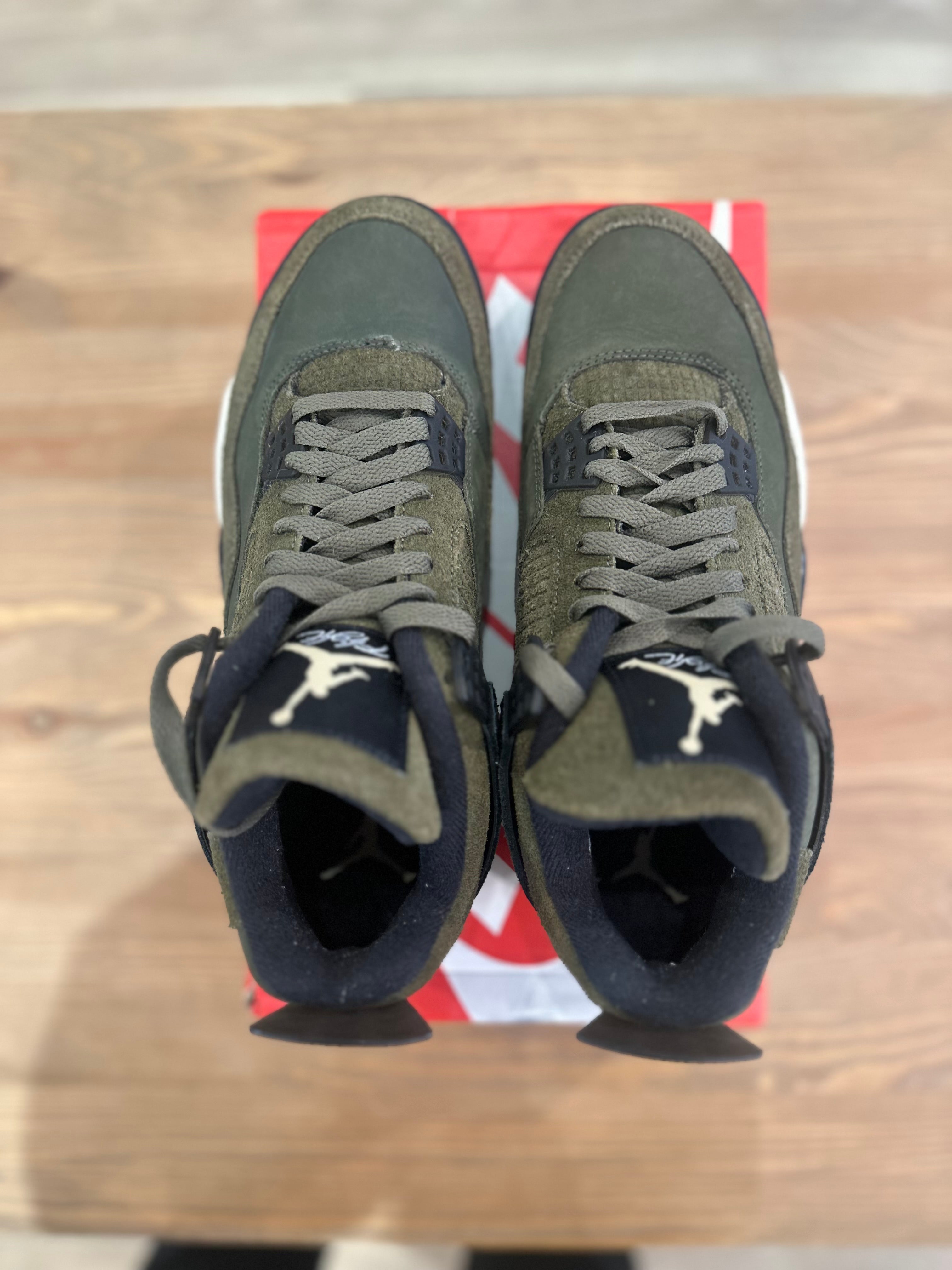 Nike Jordan 4 rétro craft olive ( taille 42,5 )