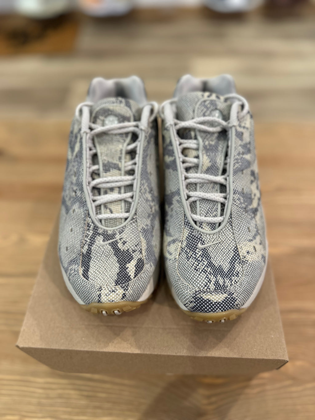 Nike nocta hot step snakeskin ( taille 37,5 )